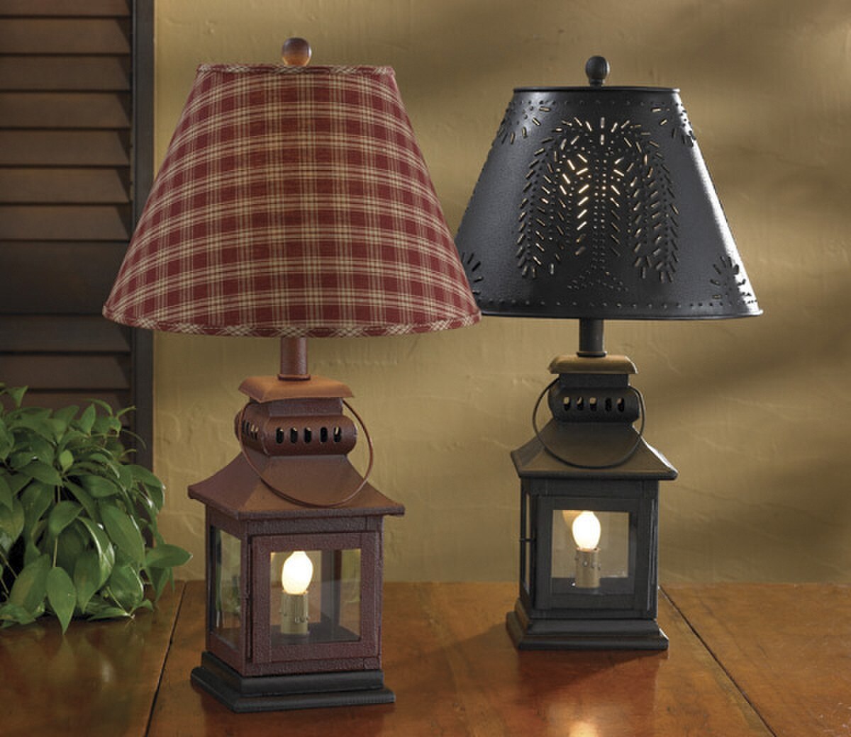 Iron Lantern Lamp  -  Red