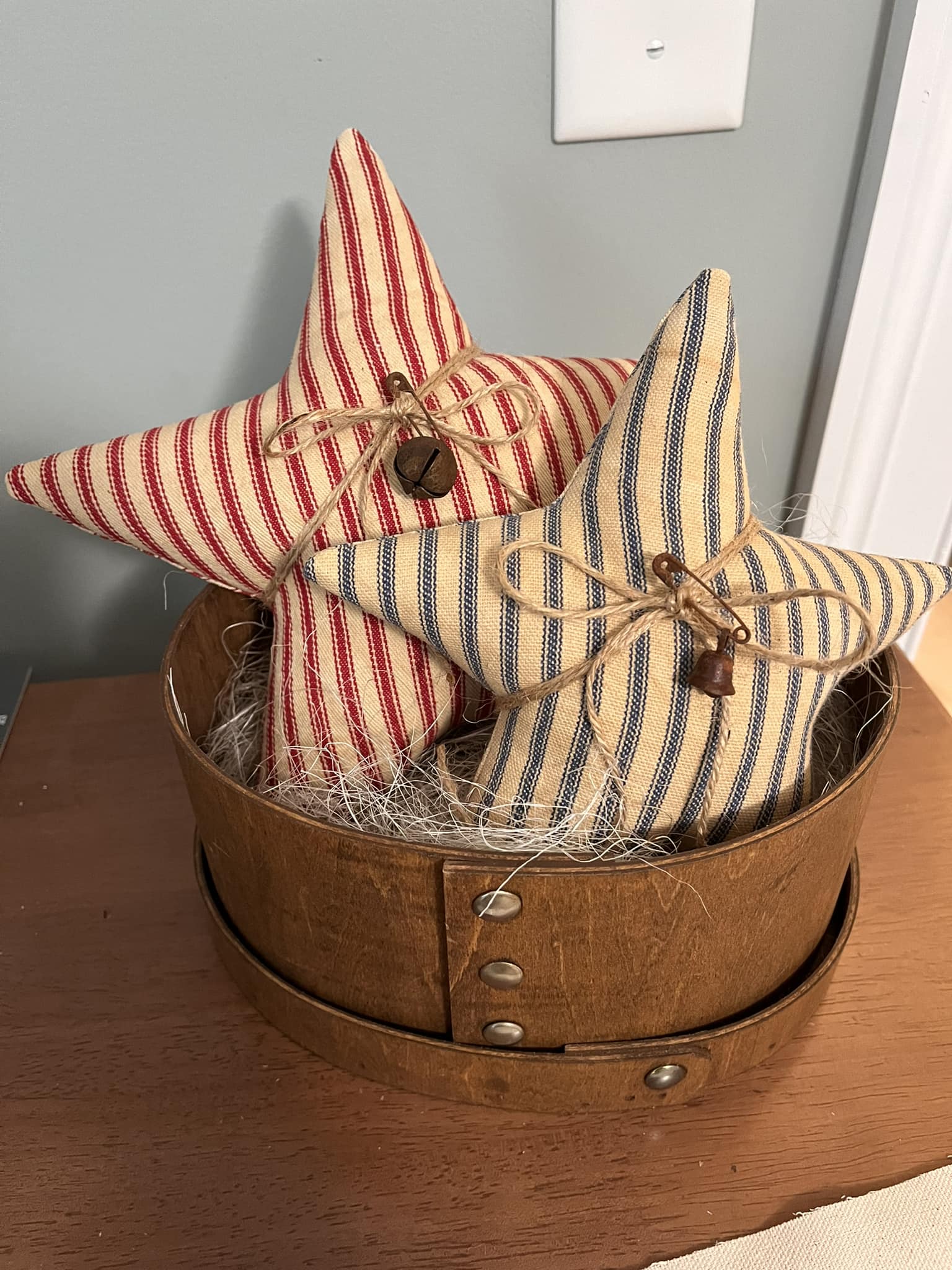 Red Striped Ticking Star