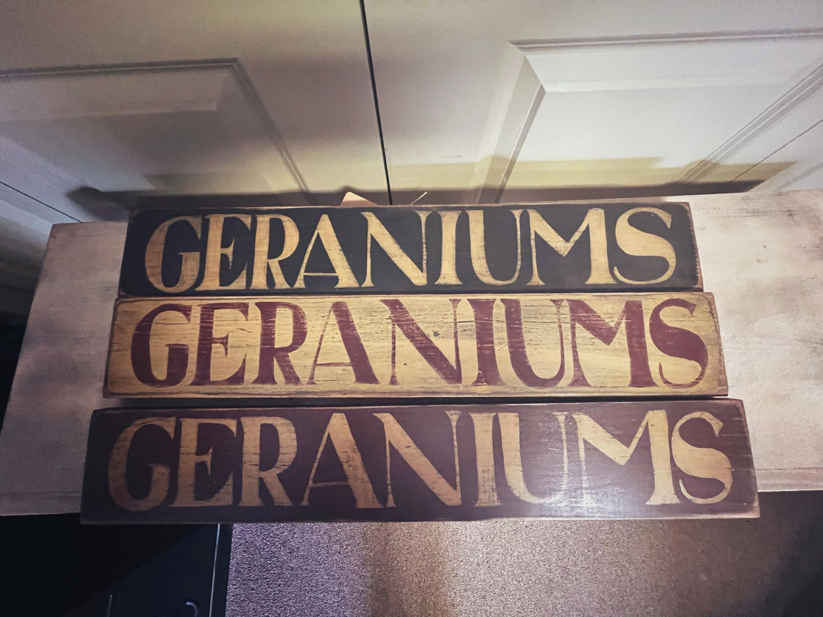 Geraniums Sign – Saltbox Primitives