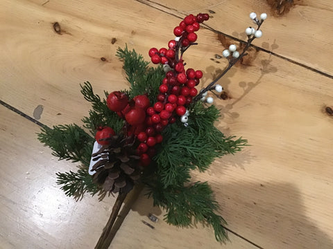 Pine and Berries 18"