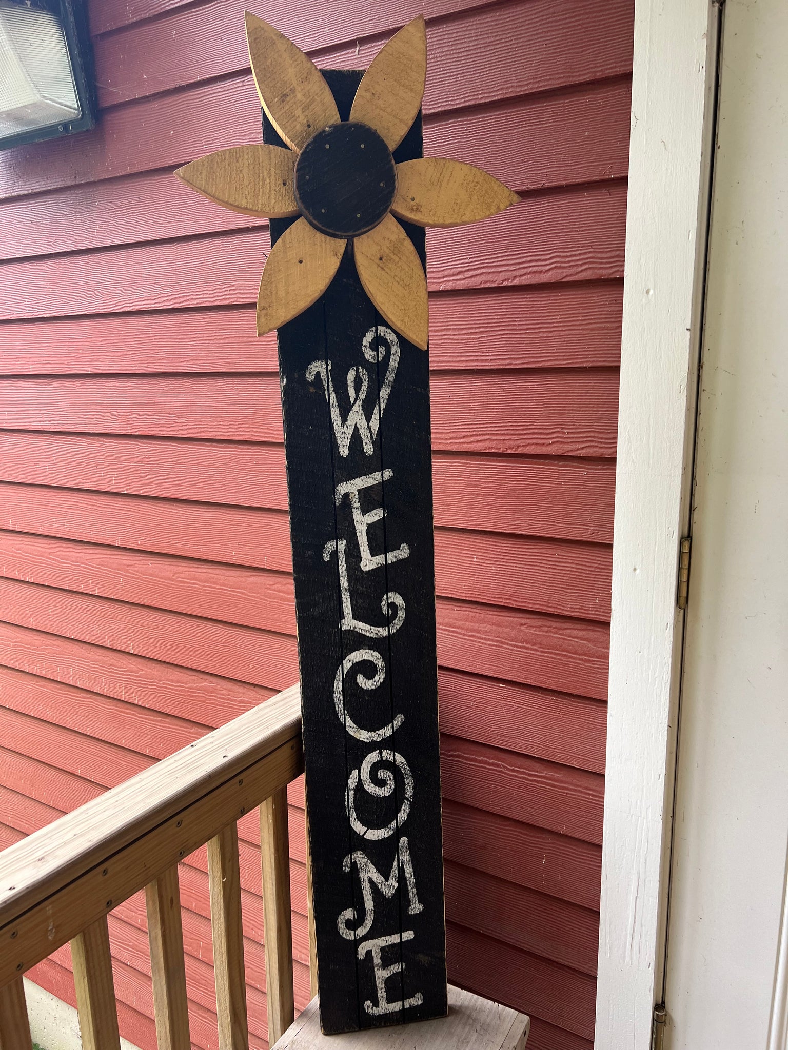 Welcome Daisy Sign (Store Pickup Only)