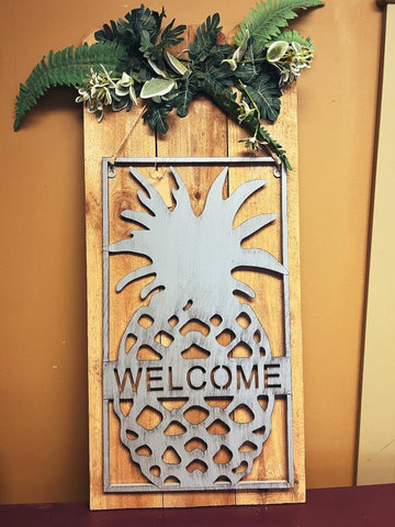 Welcome Pineapple Sign
