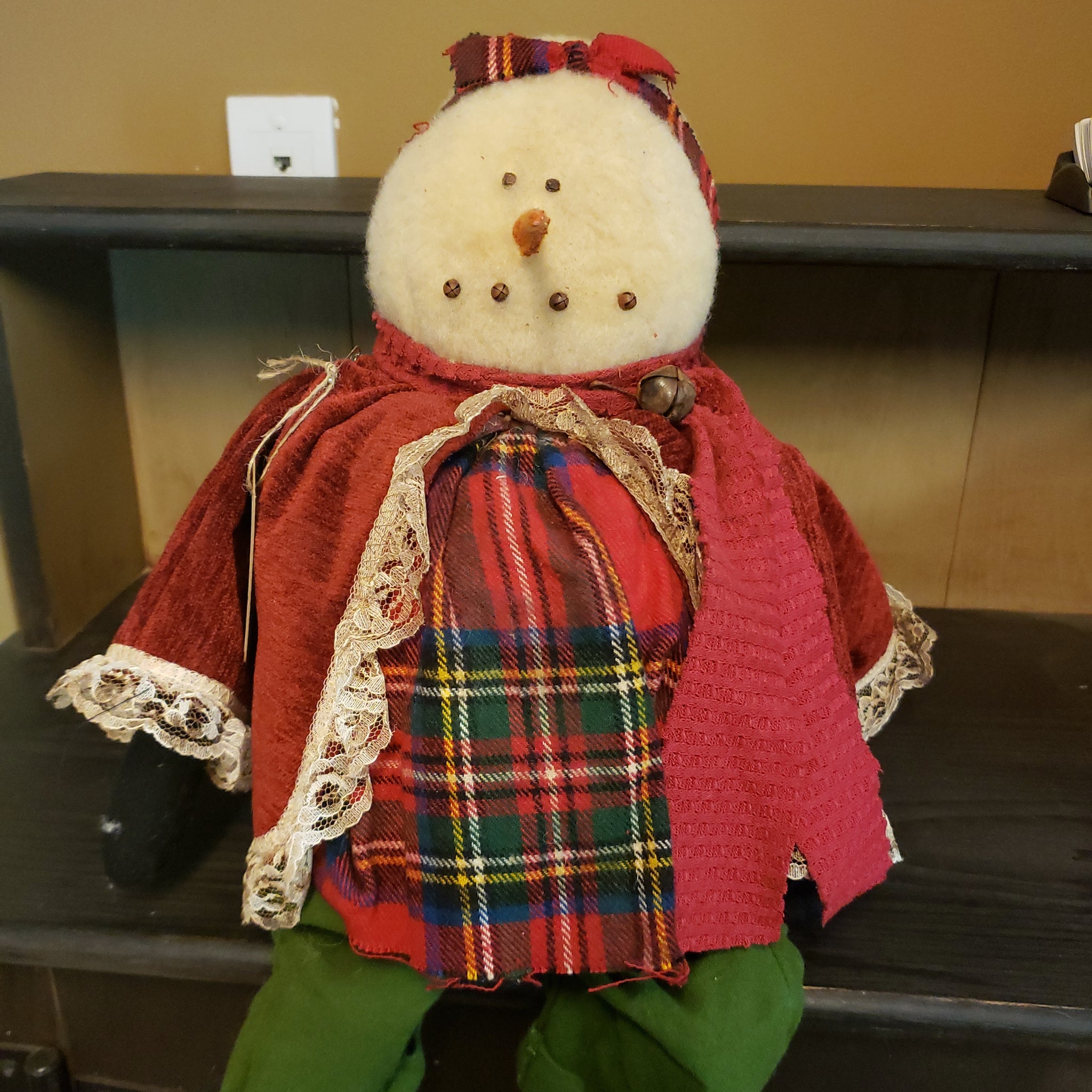 Sitting Snowgirl