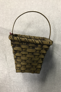 Woven Basket (Must.)