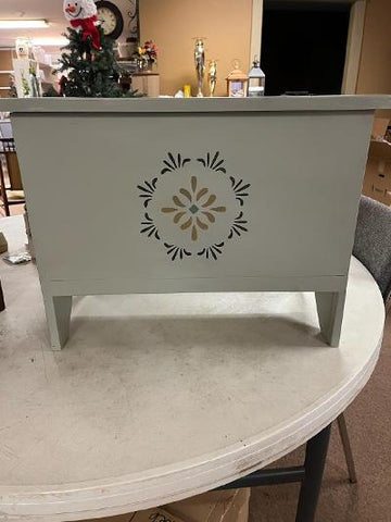 Country Mitten Box - Store Pick up only