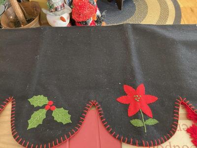 Mantle Scarf - Christmas Poinsettia
