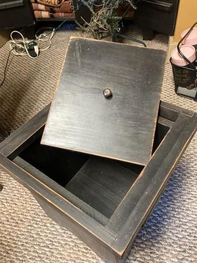 Small Country Trash Can
