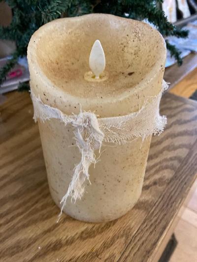 4" Pillar - tied with homespun